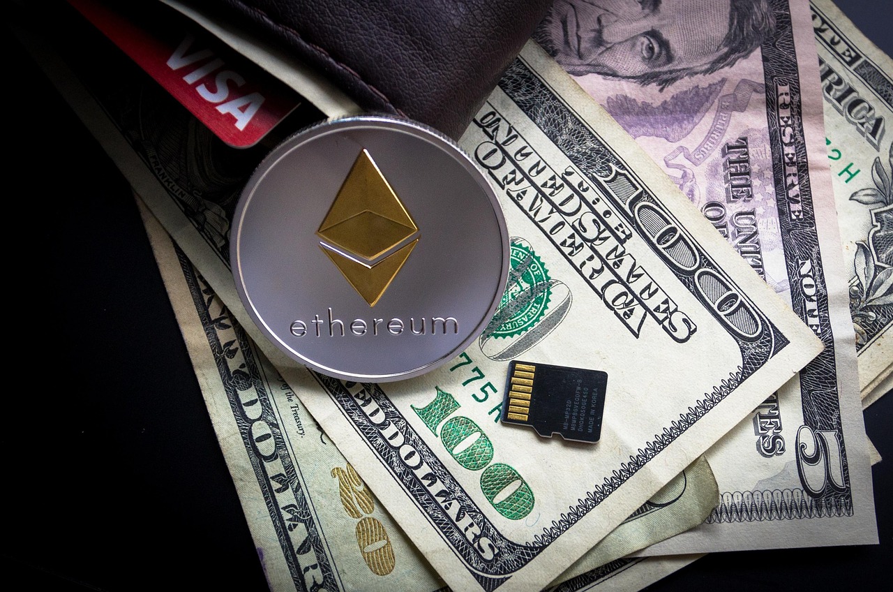 余弦：Hyperliquid上50倍杠杆巨鲸再以452万USDC做多ETH！爆仓价1391美元